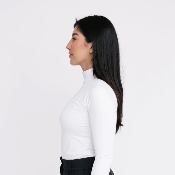 Smash & Tess CASEY MOCK NECK LONG SLEEVE TEE IN WHITE - Picture 2 of 2